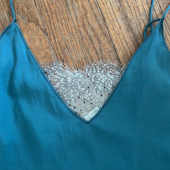 Teal silk Cami with lace - Picture 2 of 7